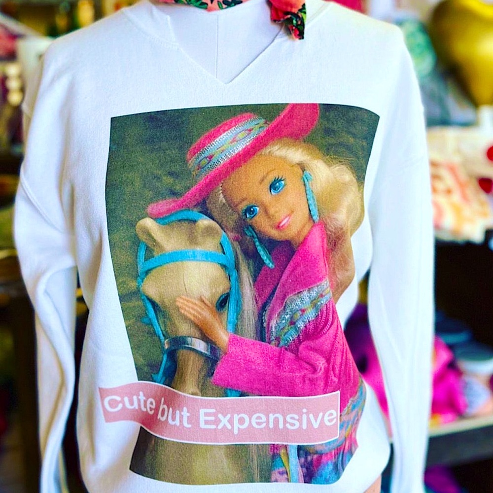 🆕🩷GINA TEES: WHITE Cute But Expensive Cut V Crewneck Sweater MEDIUM
